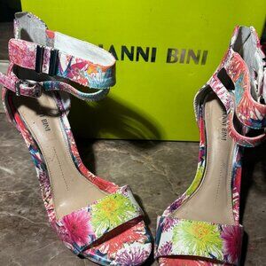 Gianni Bini, 8 1/2, Multicolored.